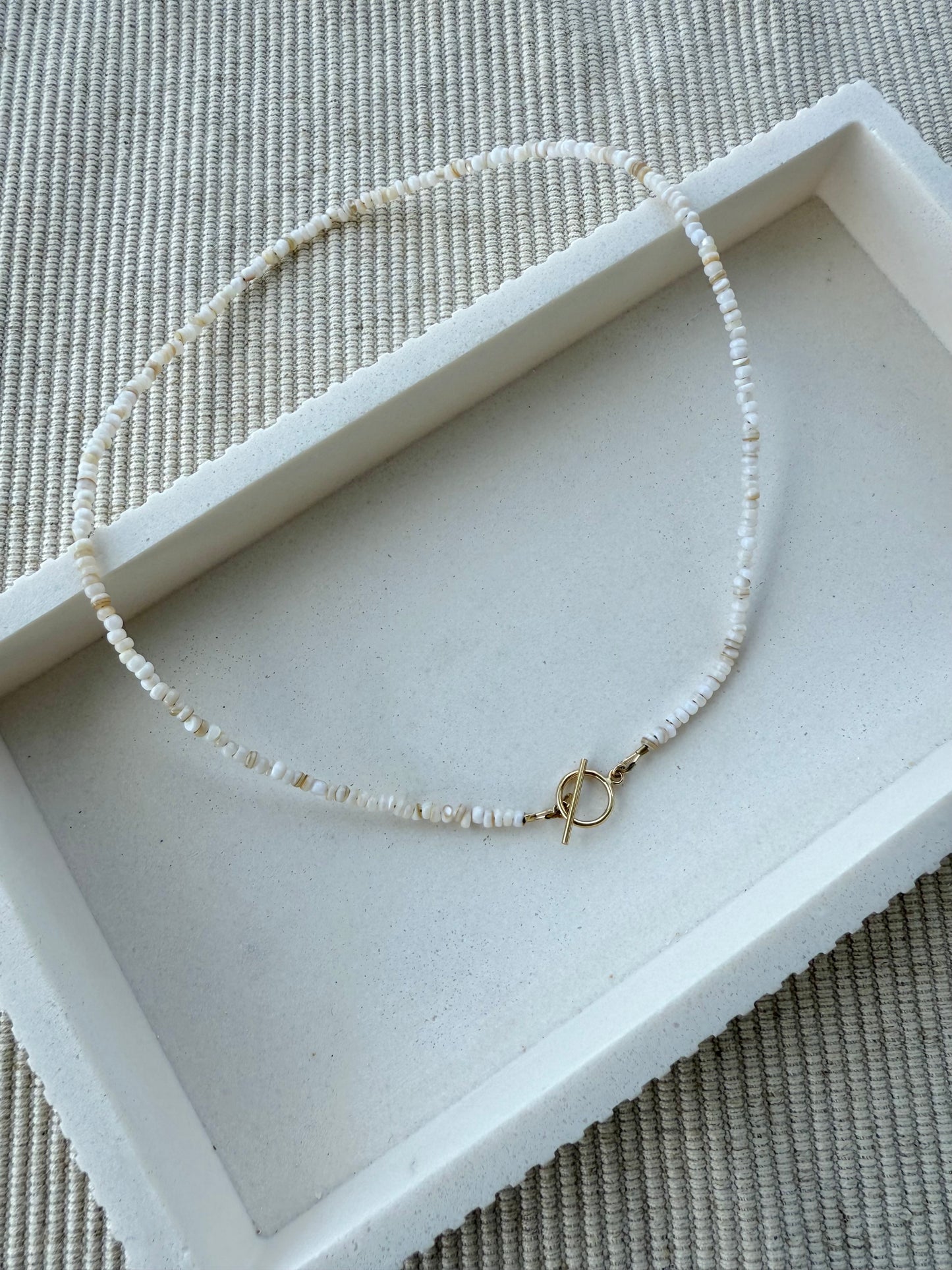 Freshwater Shell Beaded Necklace – Beige