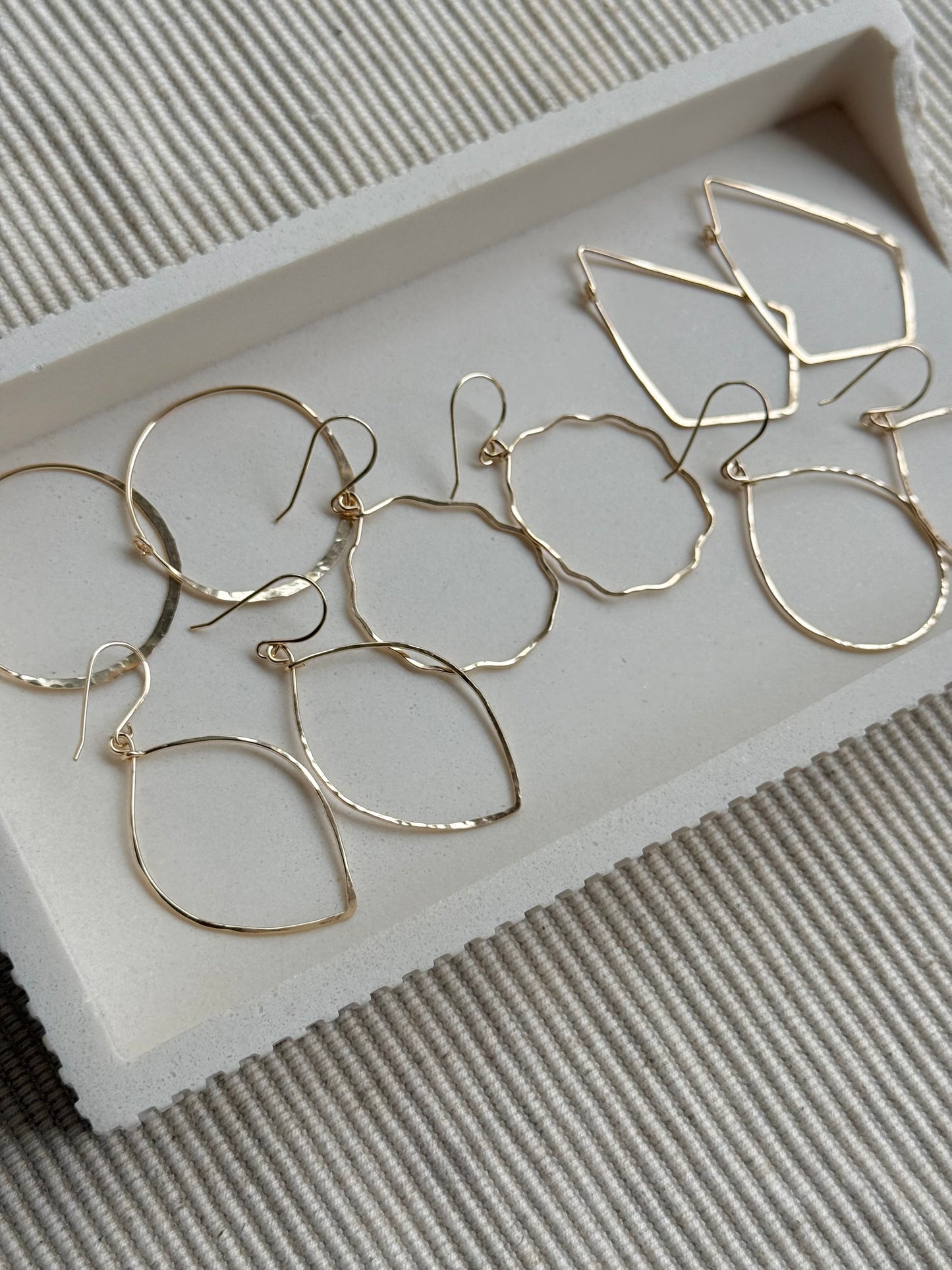Kite Hammered Threader Hoops